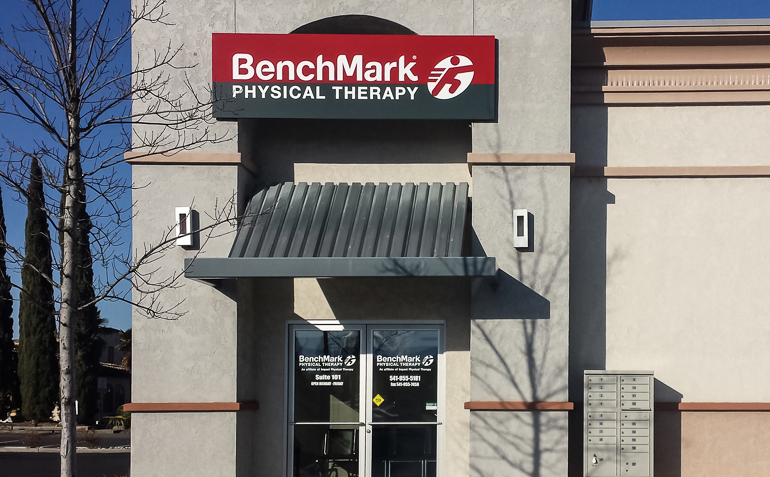BenchMark Physical Therapy Clinic Entrance Grants Pass OR (Club Northwest)