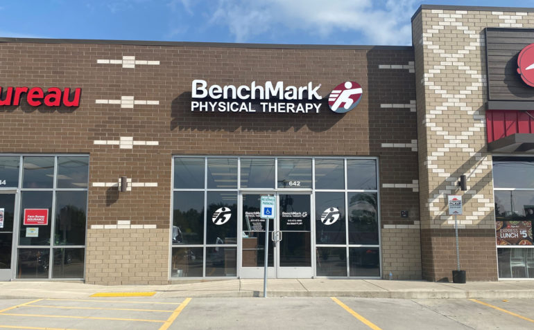 BenchMark Physical Therapy White House Store Front