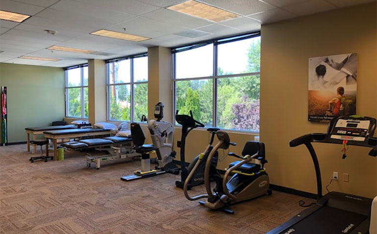 NW Sports Physical Therapy in Puyallup, WA (River Road) Clinic Interior