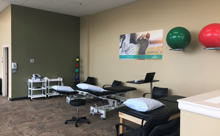 Drayer Physical Therapy in Fulton, MD (Maple Lawn) Treatment Tables